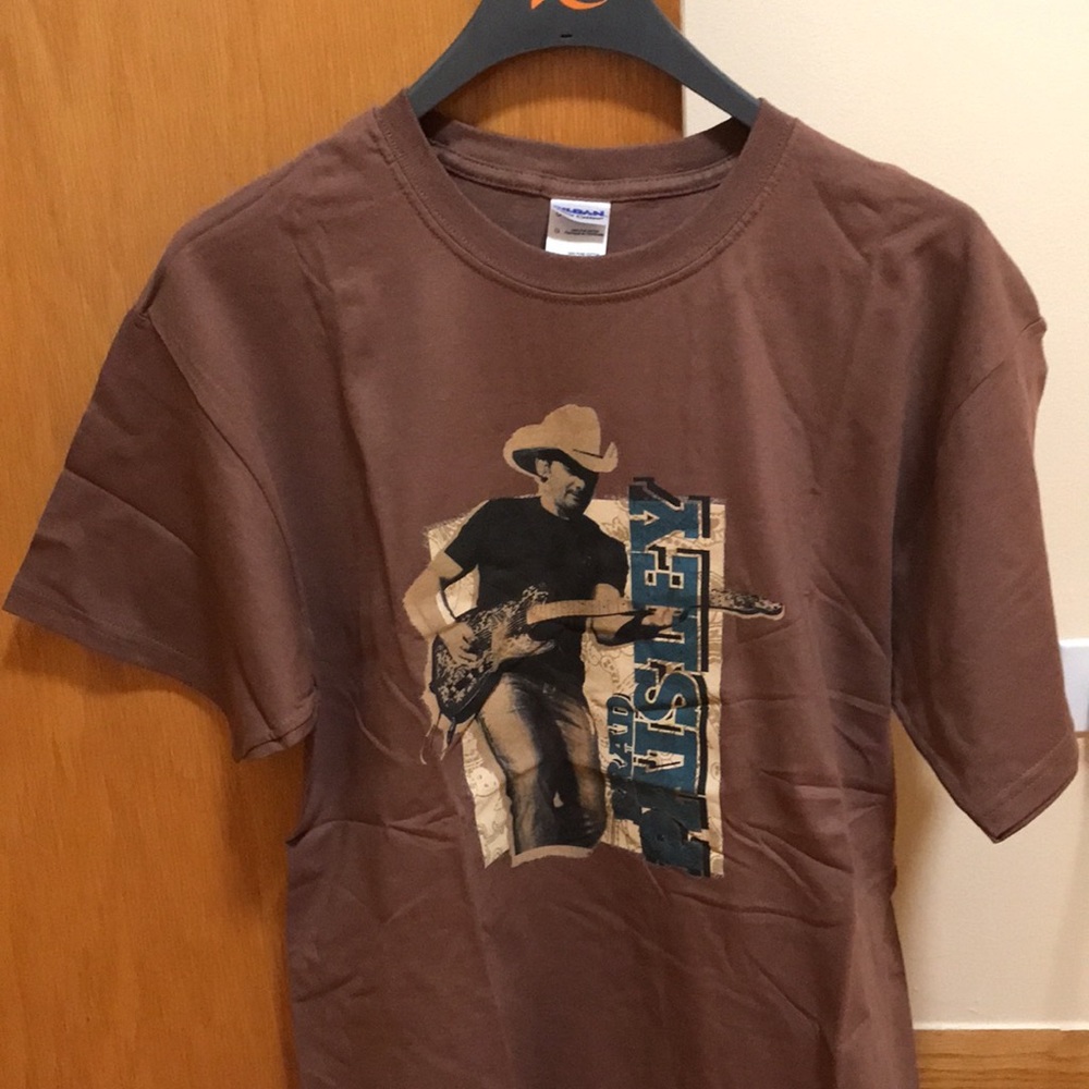 NWOT Brad Paisley Country Music Star with Electric Guitar T-shirt 🔥 - Picture 4 of 5